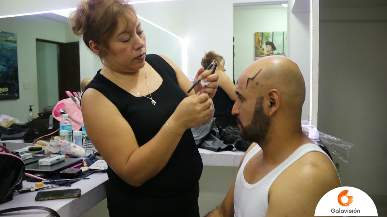 En la sala de caracterización.
<br>