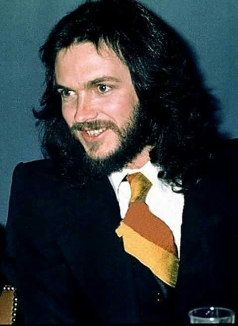 Ese estilo le duró algunos años, para luego cambiarlo radicalmente.
<br>