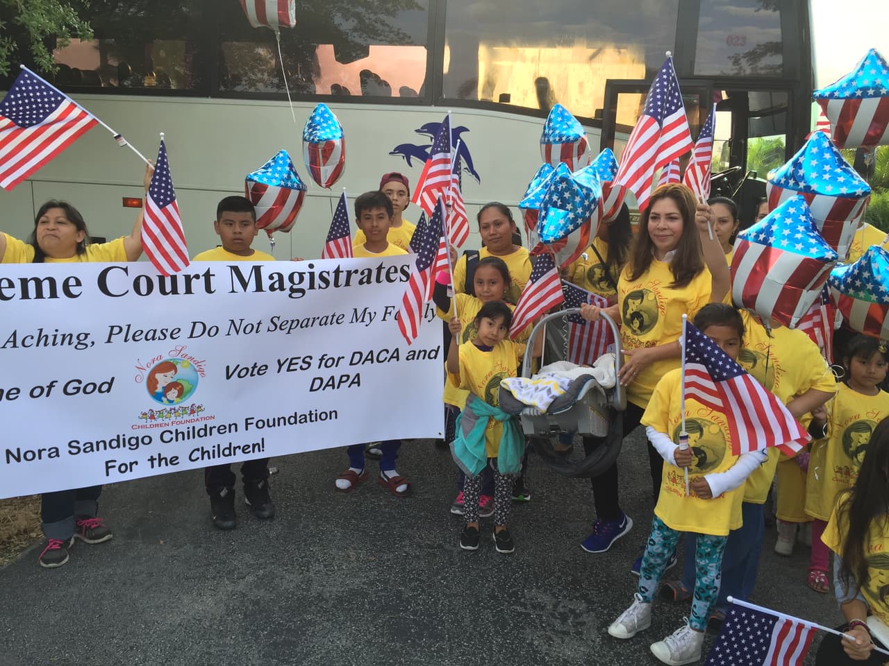 Parte caravana rumbo a la Corte Suprema para apoyar la Acción Ejecutiva en audiencia clave el lunes