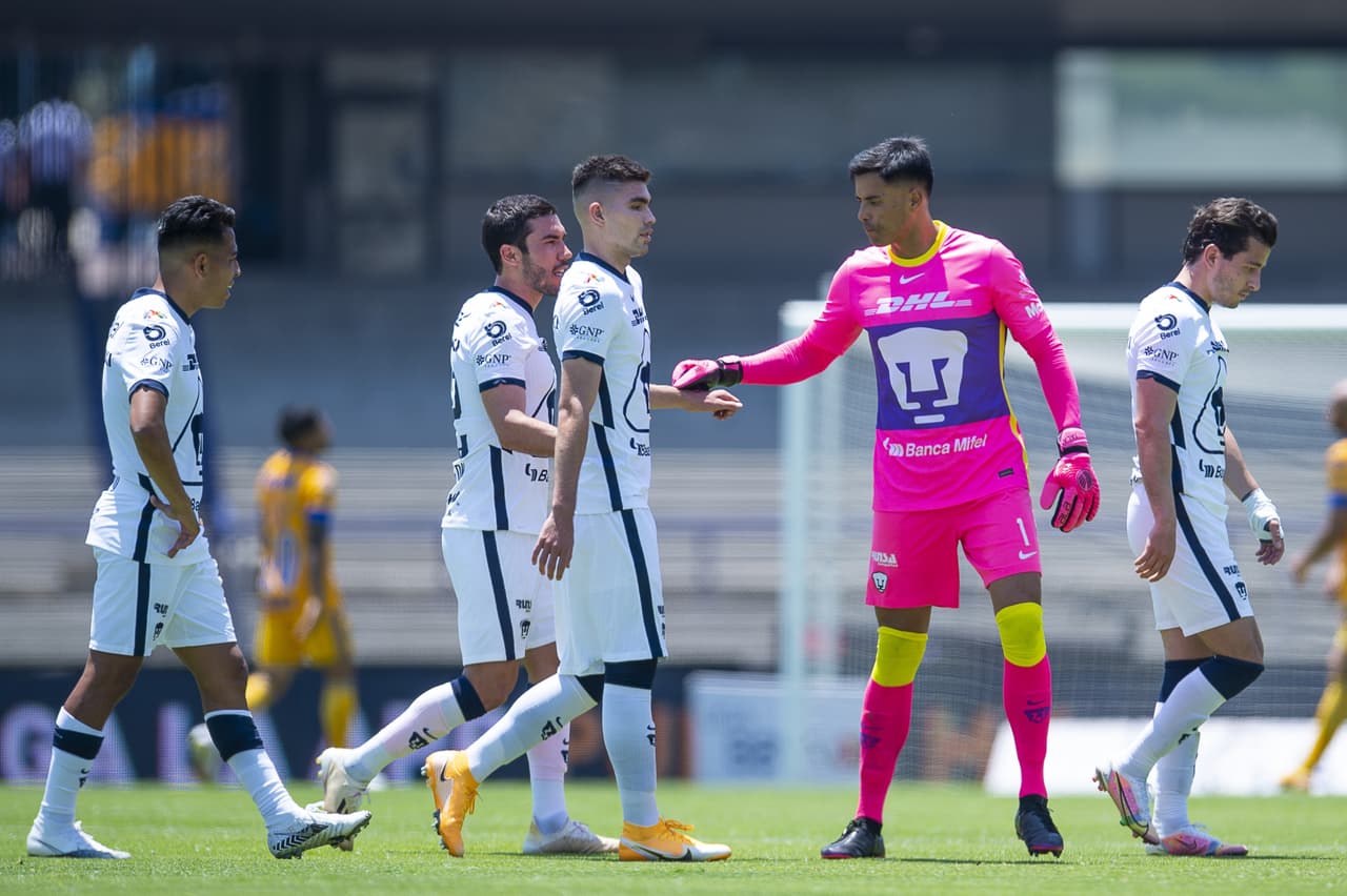 Los Tigres de la UANL y los Pumas de la UNAM no se hacen daño durante la Jornada 15 de la Liga MX. Durante el encuentro que se llevo a cabo en el Olímpico Universitario, el VAR fue el protagonista del partido, pues anuló goles para ambas escuadras y reparten puntos.