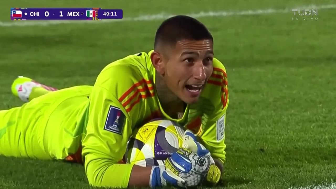 ¡Otra ajada gigante de Emmanuel Ochoa y ya es figura del partido!