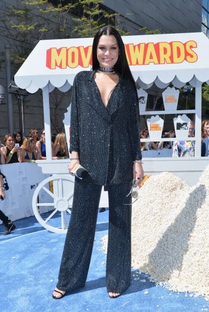 ¿Quién es ella?.. ¡Jessie J! Con ese look no la reconocimos, no le atinó.