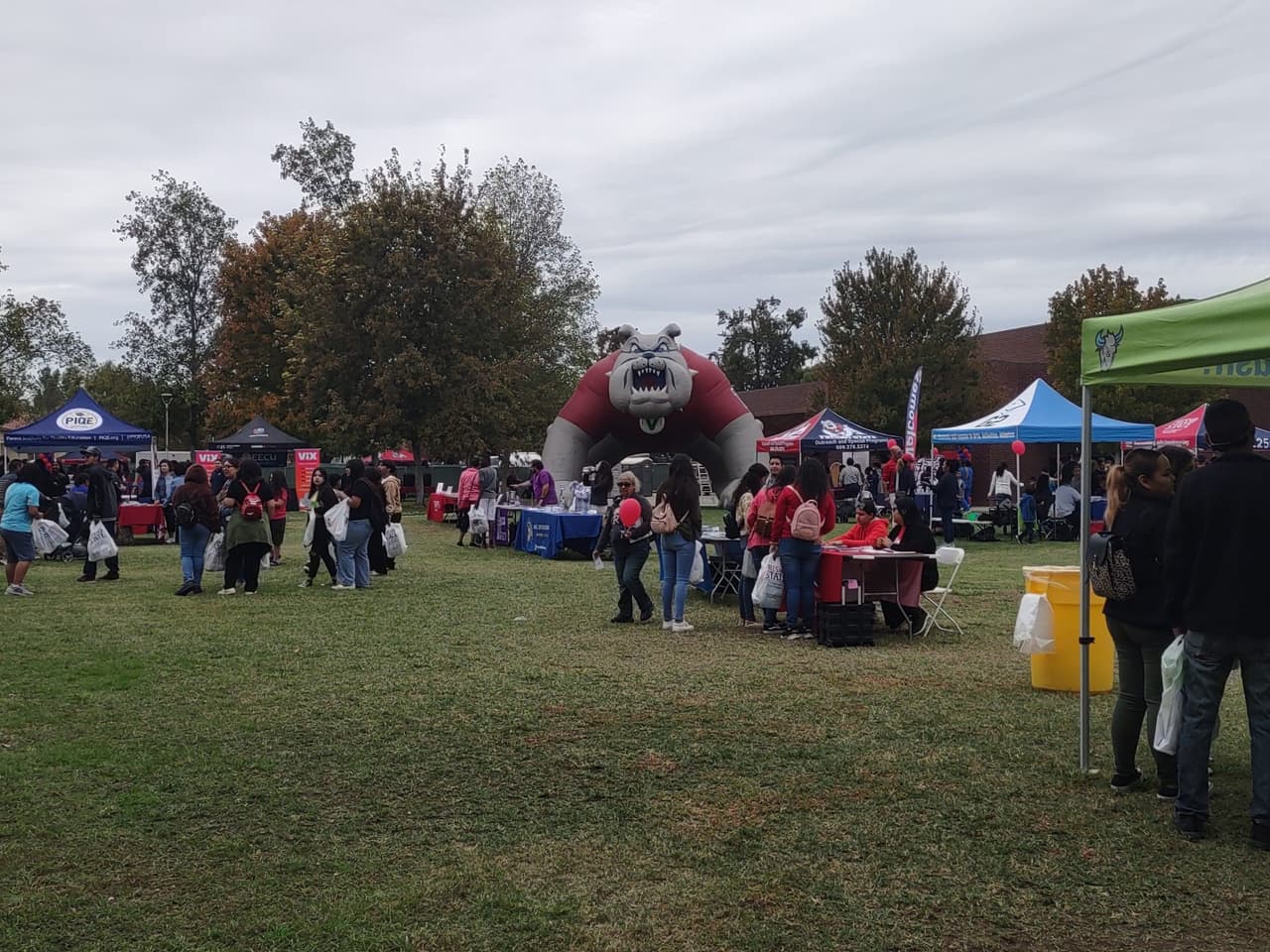 Las instalaciones de Fresno State fueron el marco perfecto para la celebración de la feria.