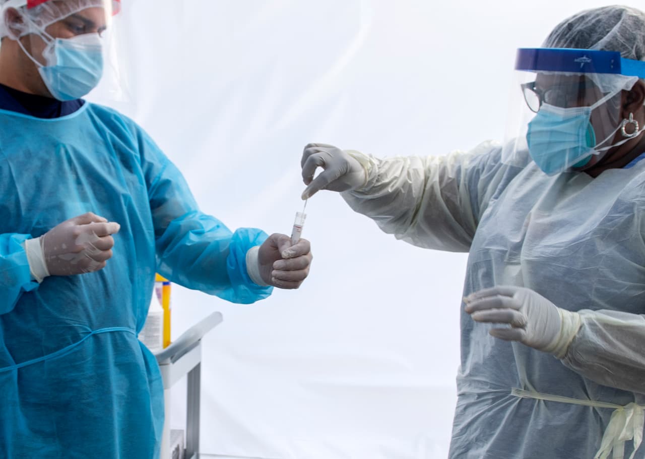 Arizona reporta 1,040 nuevos casos de coronavirus y 7 muertes relacionados con la enfermedad