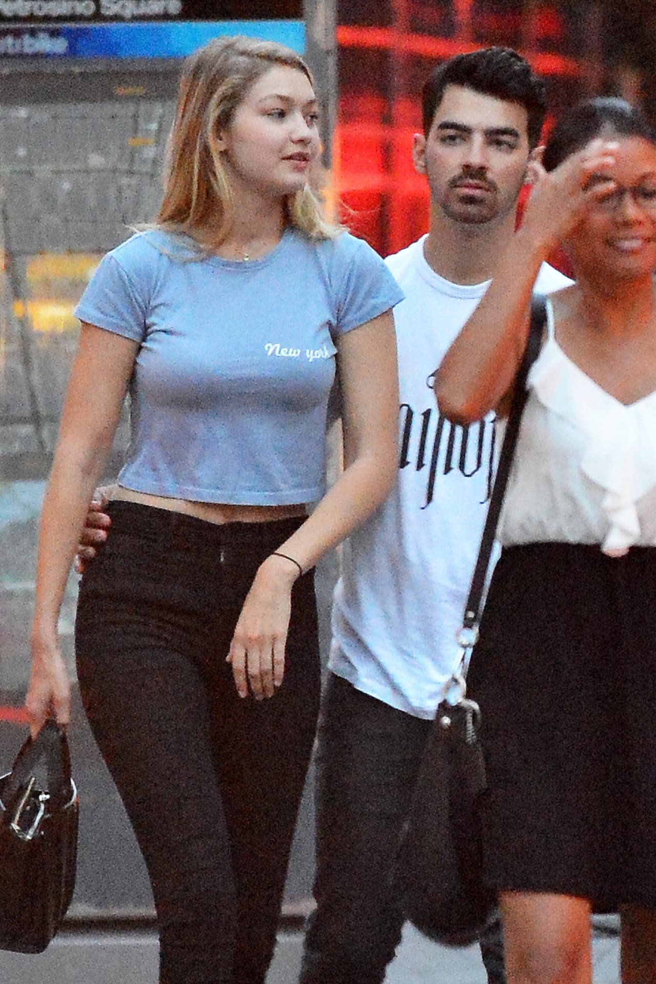 Al final de cuentas Joe logró conquistar el corazón de la modelo.