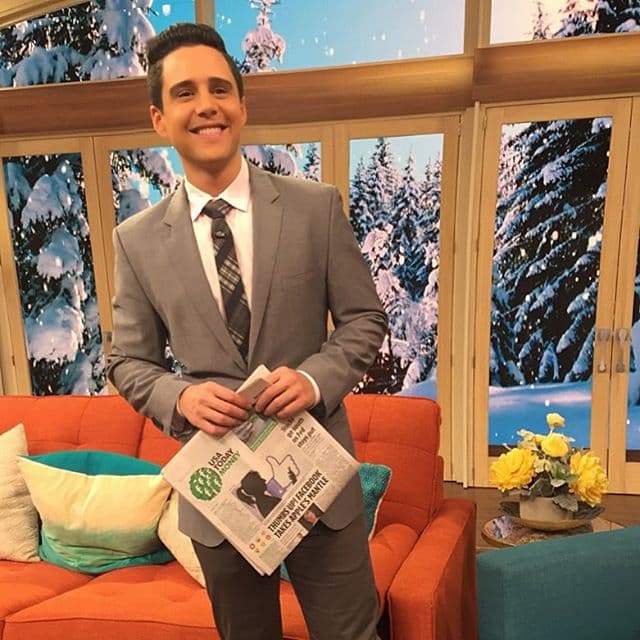 Alejandro Chabán esta siempre pendiente de las noticias del mundo. (28 de enero, 2016)