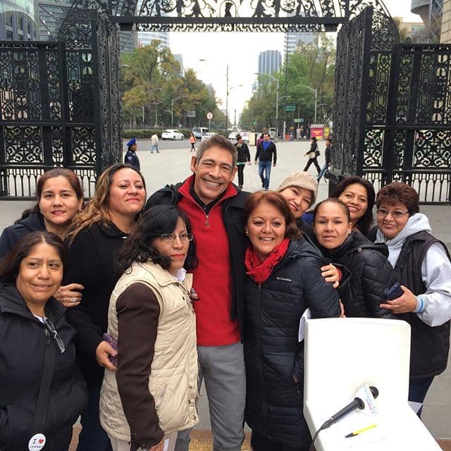 Johnny Lozada en una transmisión en vivo desde el Castillo de Chapultepec, en México. (27 de enero, 2016)