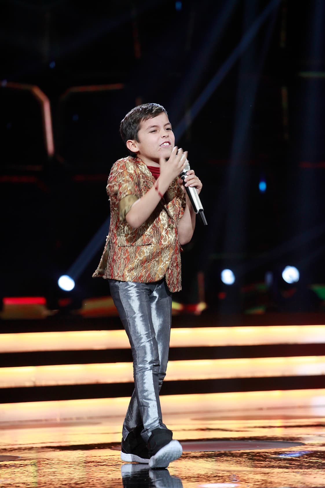 El cantante del escuadrón, Kevin, cantó el tema de Carlos Rivera 'Regresa mi corazón'. Los jueces coincidieron en que la canción había sido elegida correctamente y le había ayudado a salir de su zona de confort. Sin embargo, apenas alcanzó un puntaje general de 28.5.