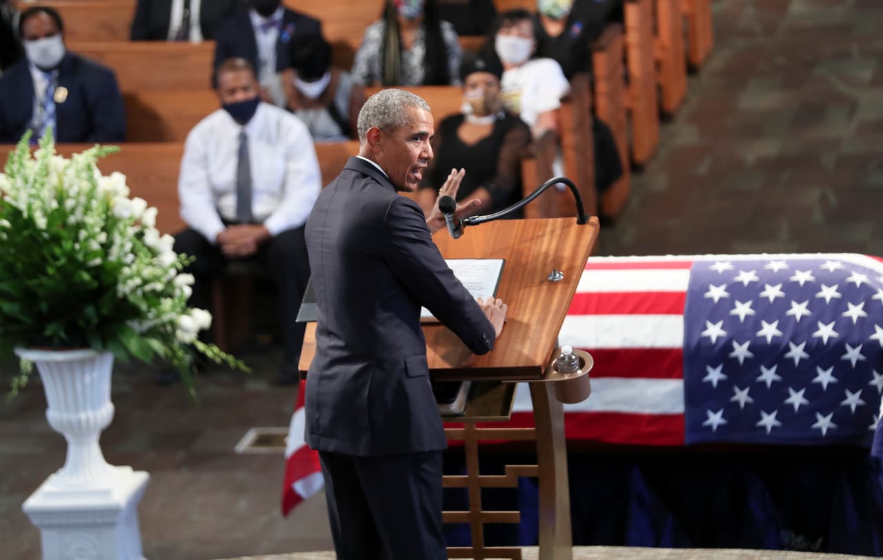 Barack Obama durante su participación en el funeral de John Lewis en la Iglesia Bautista Ebenezer de Atlanta, Georgia. Junto a los expresidentes Bill Clinton y George W. Bush, Obama dijo algunas palabras en la ceremonia final antes de la sepultura del congresista en Atlanta.