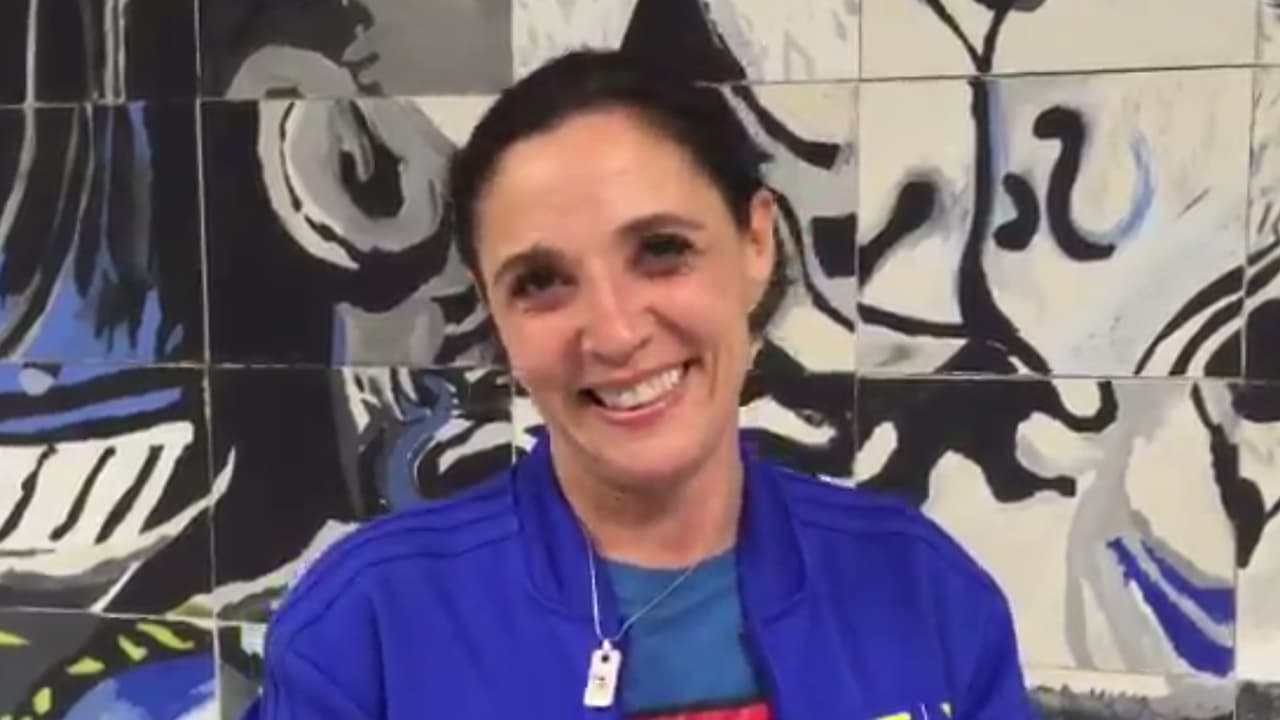 Desde muy joven, Maru supo que quería ser actriz y, en cuanto terminó la preparatoria, comenzó a estudiar actuación en el Instituto Andrés Soler. A dos meses de haber comenzado con sus estudios se integró al elenco de la obra musical 'En busca de una familia feliz'.