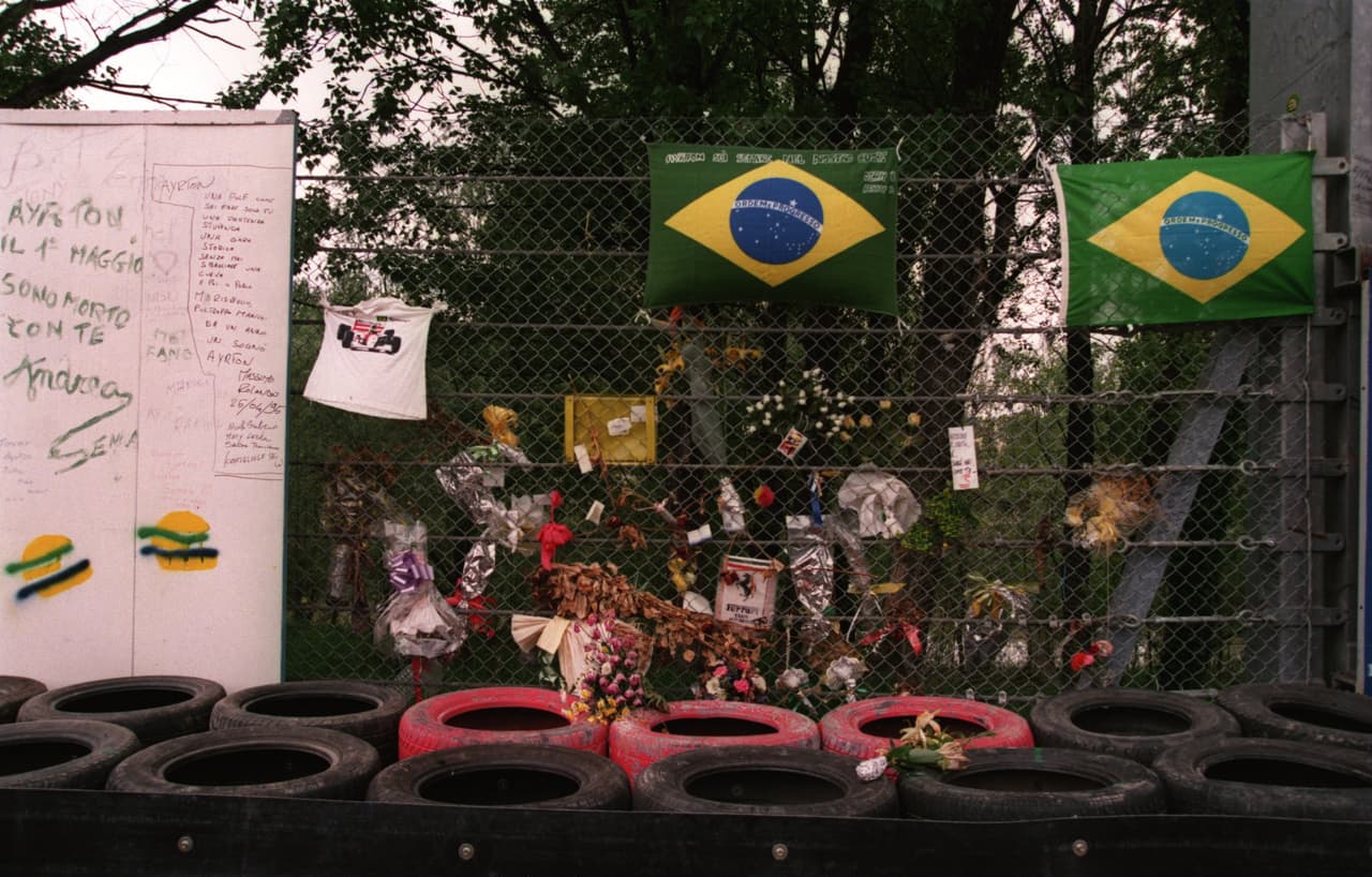 Sin embargo, un trágico accidente el 1 de mayo de 1994 llevó a su muerte, cuando aún tenía 34 años.