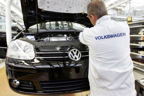 VW- El grupo Volkswagen tuvo un incremento del 86.1% en el primer trimestre del año, para llegar a un beneficio neto de hasta 3,200 millones de euros (poco más de $4,235 millones). Este resultado refleja la mejora del beneficio de Porshe.