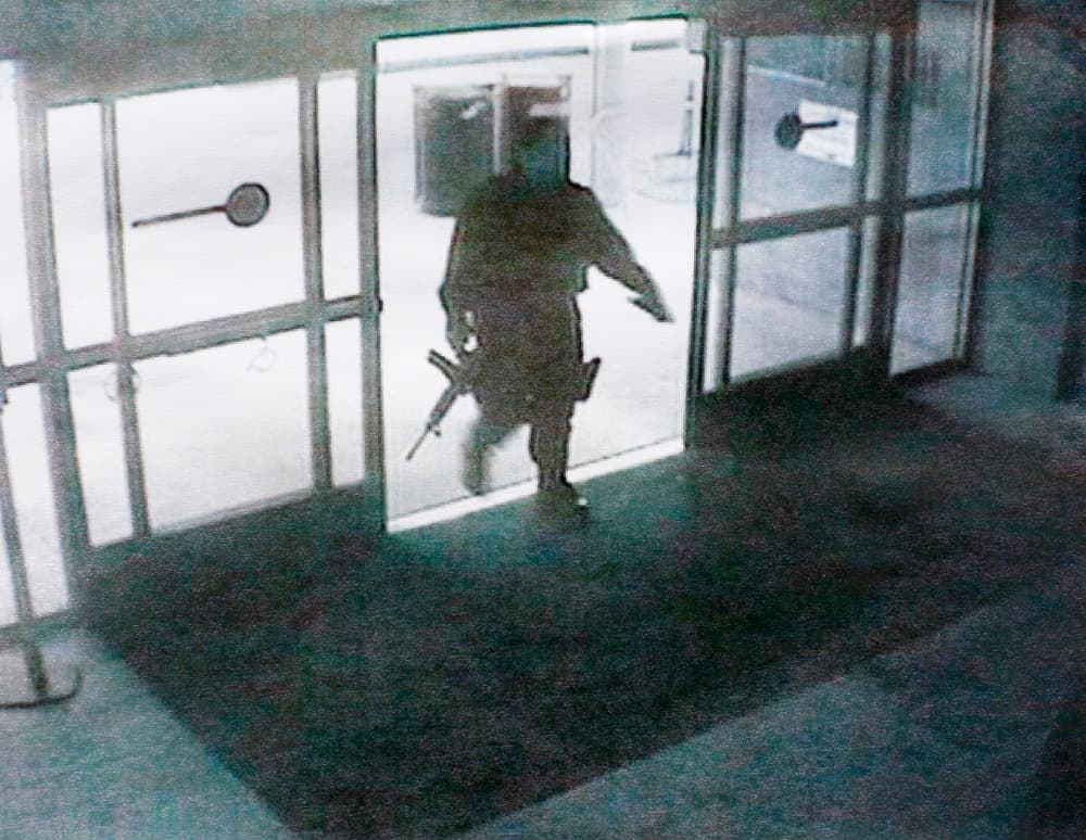 John Zawahri, en la imagen, tomó un rifle el 7 de junio de 2013, y mató a cinco personas cerca del centro de enseñanza superior de Santa Mónica, en Los Ángeles. El agresor también murió.