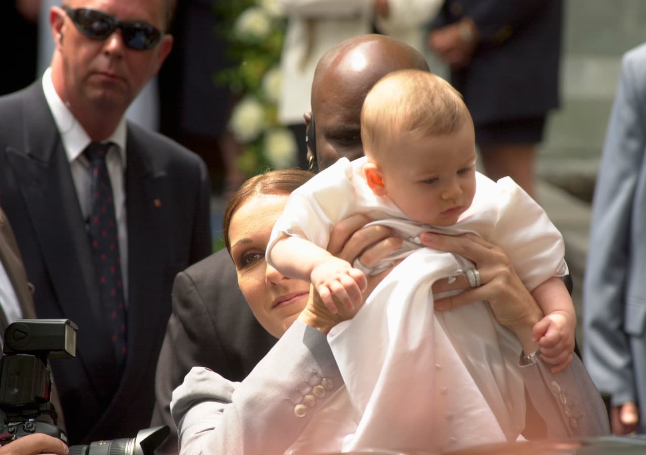 21 años de casados, 3 hijos y millones de besos, fueron apenas algunos de los ingredientes que dieron forma a esta increíble historia de amor.