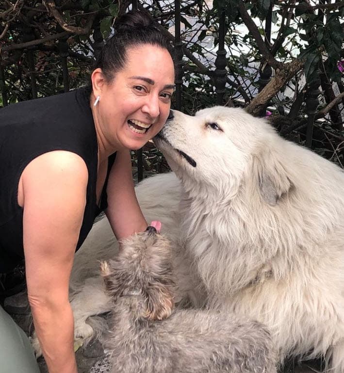 Gloria Izaguirre cuestionó el actuar de 
<b><a href="https://www.univision.com/temas/alejandra-guzman" target="_blank">Alejandra Guzmán</a> </b>hacia su hija 
<b><a href="https://www.univision.com/temas/frida-sofia" target="_blank">Frida Sofía</a></b> tras denunciar que su abuelo, 
<b><a href="https://www.univision.com/temas/enrique-guzman" target="_blank">Enrique Guzmán</a></b>, la "manoseó" y 
<b><a href="https://www.univision.com/famosos/frida-sofia-acusa-abuelo-enrique-guzman-abuso-sexual-alejandra-guzman-fotos" target="_blank">le hizo "cosas feas" </a></b>cuando tenía 5 años. 
<br>