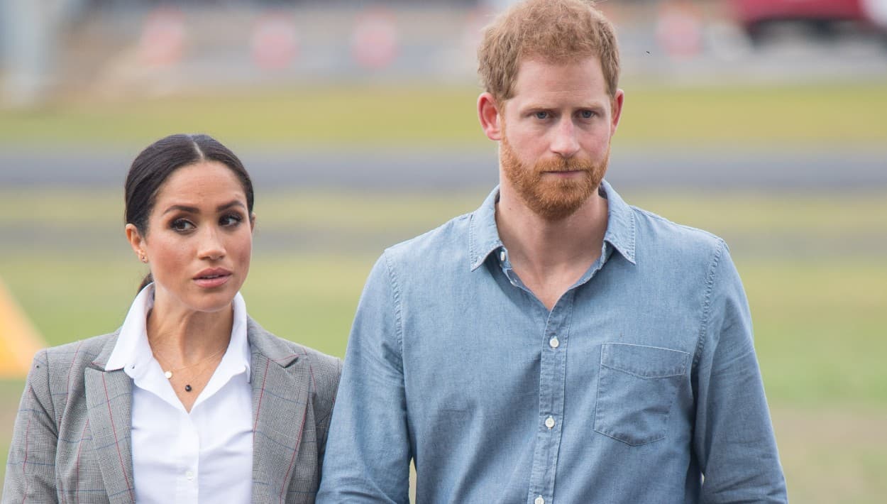 Cae la popularidad de Meghan Markle y el príncipe Harry en Gran Bretaña, pero en EEUU es otra la historia