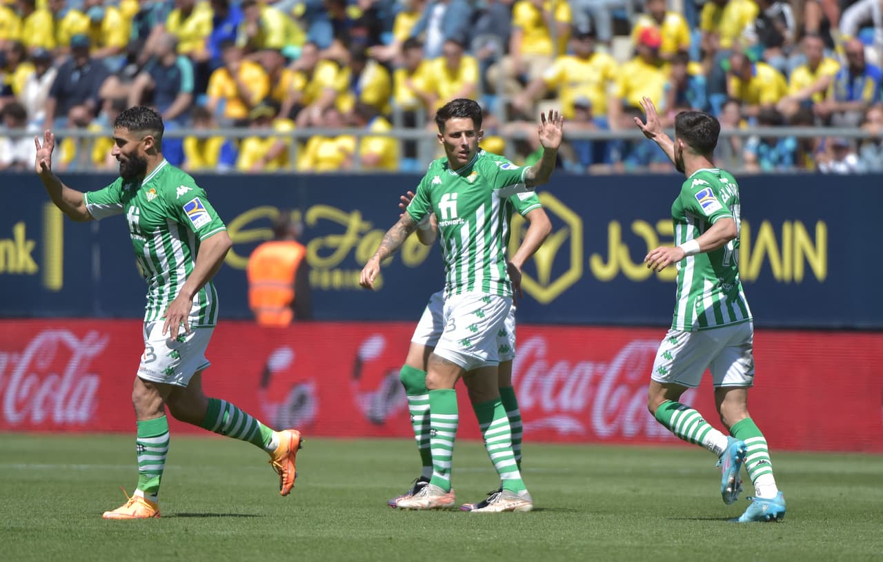 Una pena máxima fue suficiente para acabar con un partido bien planteado de Los Canarios.
<br>