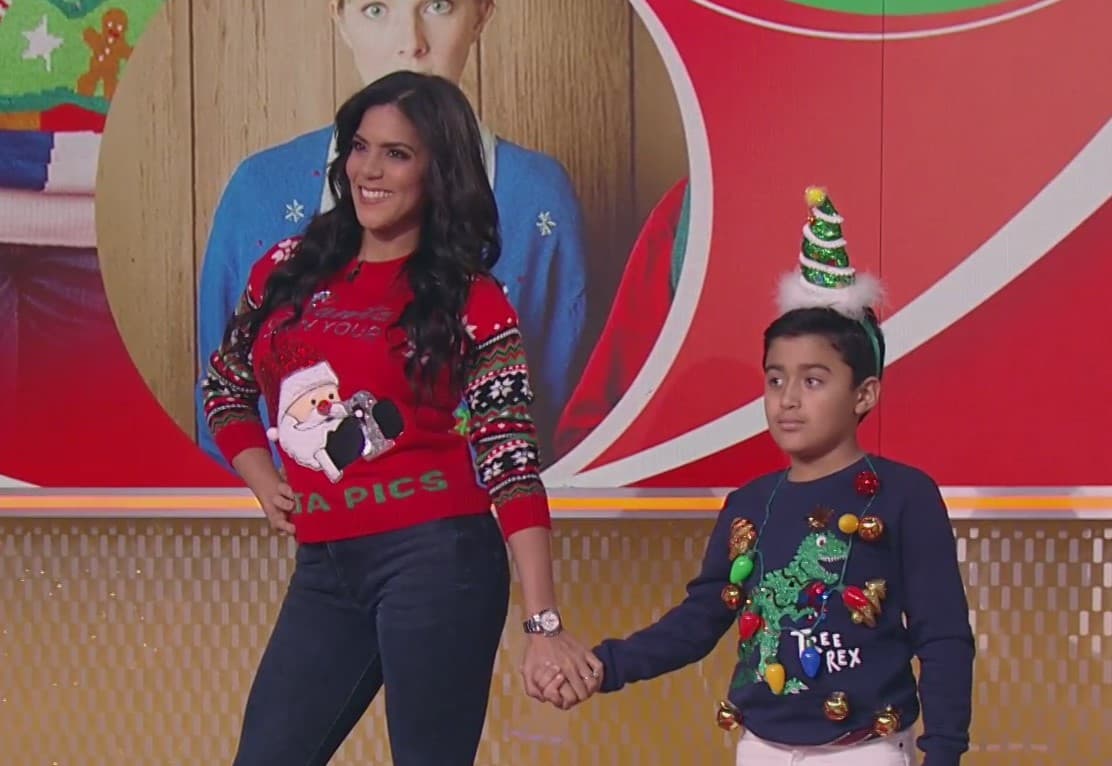 Todos caminaron por la pasarela de Despierta América modelando las prendas navideñas poco agraciadas.