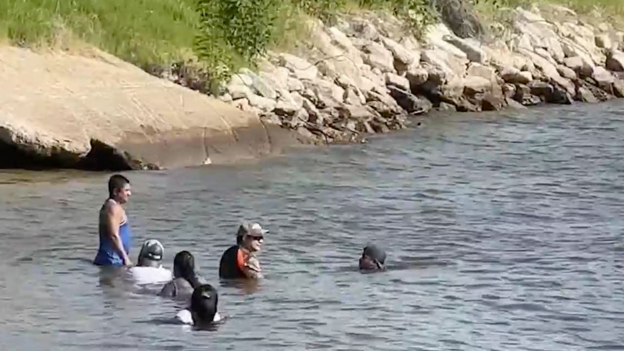 Hallan el cuerpo de un nadador en el río San Jacinto, horas después de que dos niños se ahogaron allí