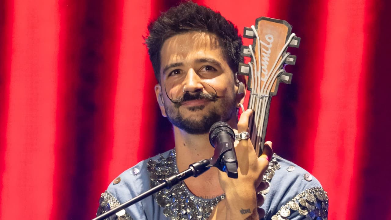 Camilo impregna de amor Premios Juventud con el lanzamiento mundial de 'El Árbol'