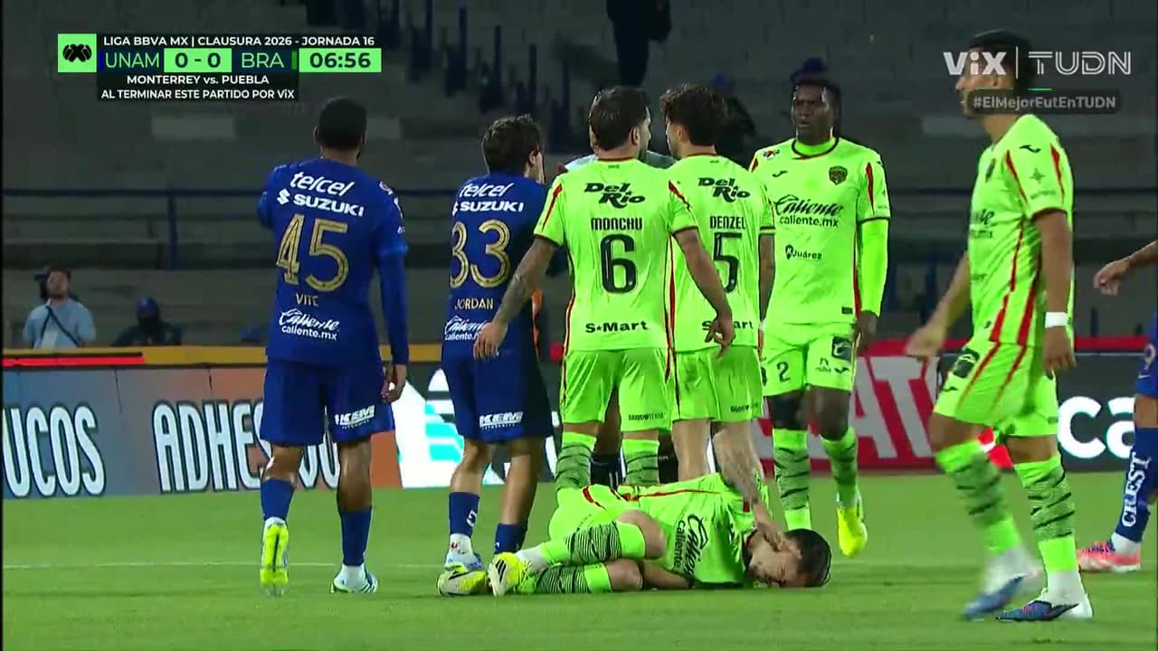 ¡Patadón! Jordan Carrillo y Nevarez tienen atropellada jugada
