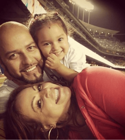 Así que con apenas 40 años de edad, "La Diva de la Banda" se convirtió en una abuelita.