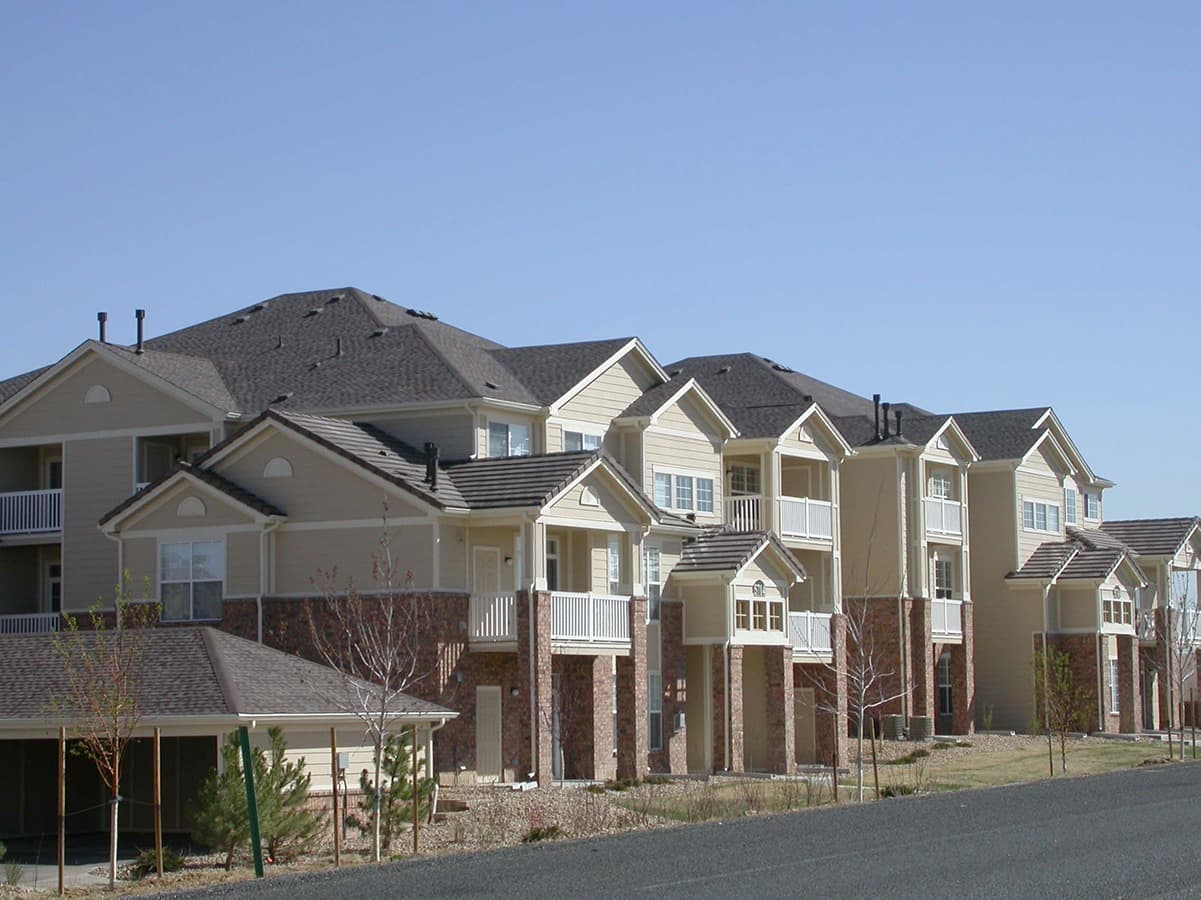 Al igual que Colorado Springs, Aurora, es otra ciudad que viene en constante crecimiento. Ubicada en las afueras de Denver, la ciudad se ha convertido en alternativa para quienes trabajan en el área metropolitana. El reporte de Apartment List, señala que 
<b>"mientras la ciudad centro está impulsando el crecimiento del empleo en la región, los suburbios circundantes están viendo los mayores impactos en sus mercados de alquiler". </b>El aumento en los últimos 5 años es de un 22%.