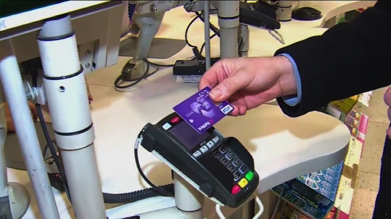 Aumentan retrasos en pagos de tarjetas de crédito: experto comparte consejos para proteger tu puntaje