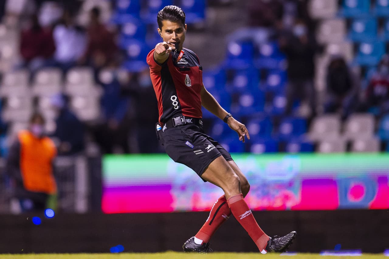 Guillermo Pacheco marcó tres penales para Puebla, dos fueron fallados.
