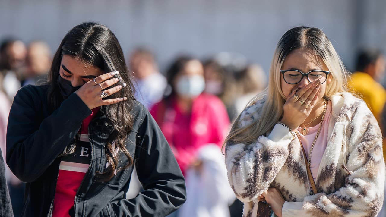 Los abogados 
<b>emitieron una "negación general"</b>, que es un término legal en las demandas civiles que permite 
<b><a href="https://www.univision.com/local/houston-kxln/terapias-astroworld-travis-scott-houston-victimas" target="_blank">presentar una respuesta general a todas las acusaciones en su contra</a></b>. Y es que son múltiples las acciones contra el rapero, tanto por las muertes como por los cientos de lesionados y otros que reclaman daños emocionales por verse en medio del caos.