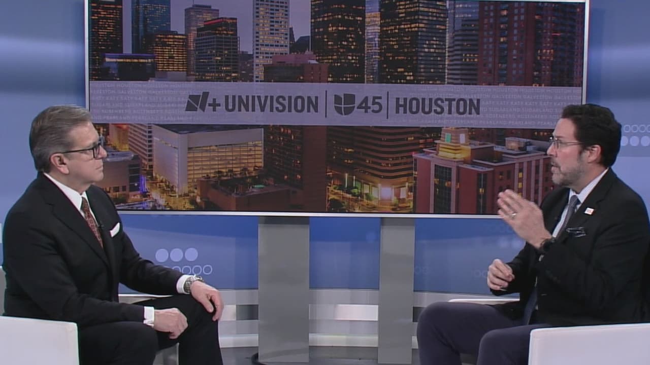 ¿Cómo impactan los cambios en fianzas de procesos migratorios a personas detenidas en Texas? Abogado lo explica