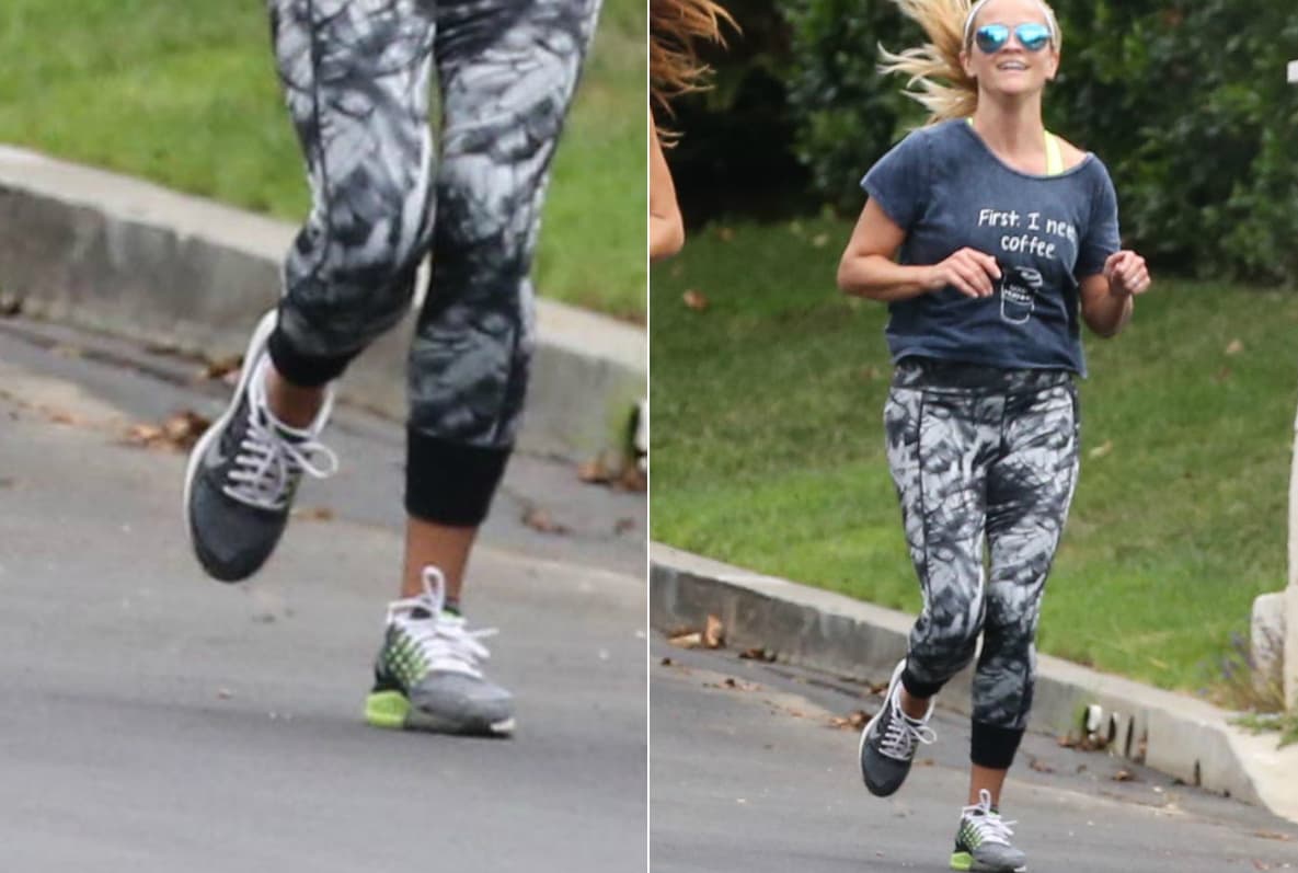 Una de las rubias más famosas de Hollywood, Reese Whiterspoon, es amante del calzado deportivo discreto con toques fosforescentes. Perfecto para correr.