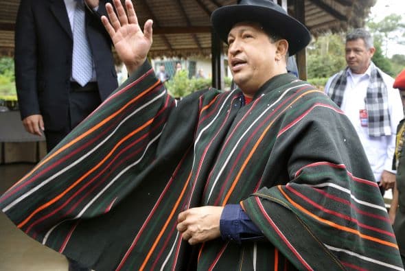 La canciller colombiana María Angela Holguín anunció el viernes que fue aplazado el encuentro previsto en la jornada entre los mandatarios Juan Manuel Santos y Hugo Chávez debido a problemas técnicos en el avión que traería a Colombia al dirigente venezolano.