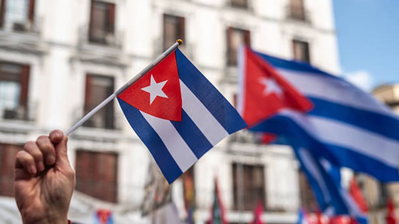 Cubanos protestan en Orlando para exigir libertad y cambios en la isla