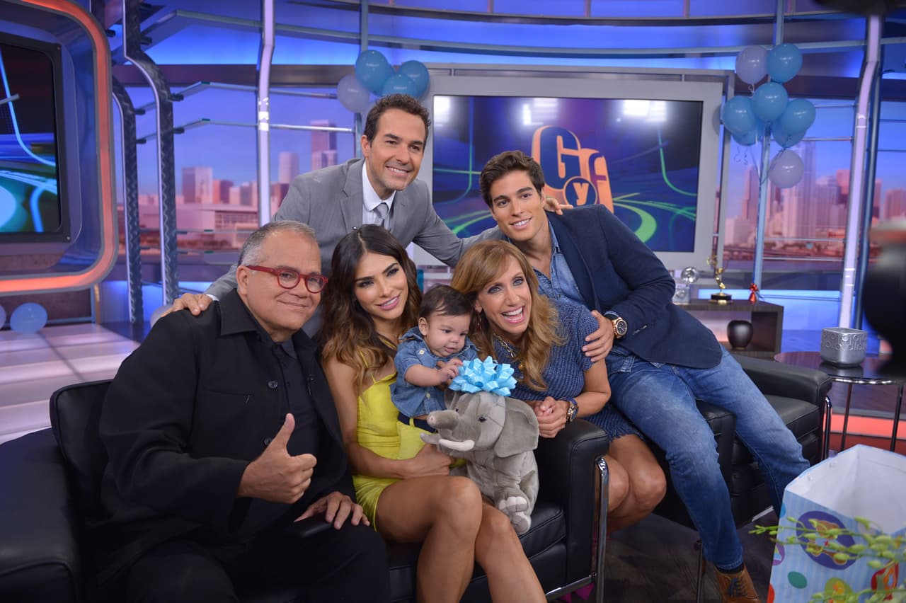 El adorable hijo de la conductora con Anibal Marrero hizo su debut en El Gordo y la Flaca junto a Lili Estefan, Carlitos Calderón, Danilo Carrera y Armando Correa