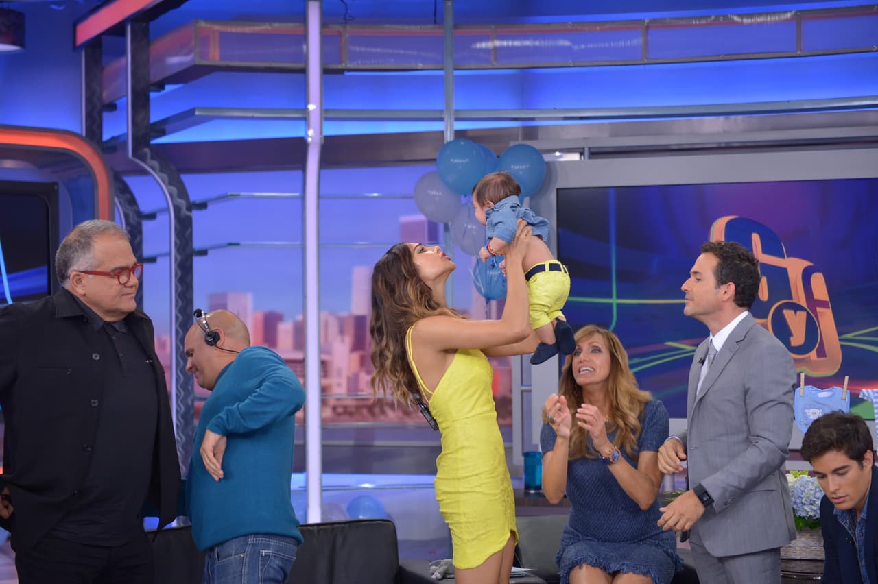 El adorable hijo de la conductora con Anibal Marrero hizo su debut en El Gordo y la Flaca junto a Lili Estefan, Carlitos Calderón, Danilo Carrera y Armando Correa