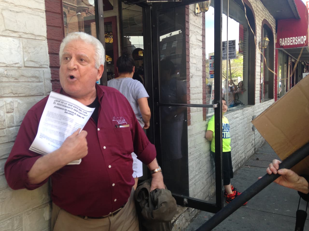 George Euangellatos dijo que no viola le ley.