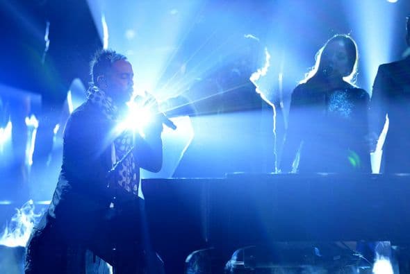 Las luces también jugaron un papel importante en la ambientación del escenario.