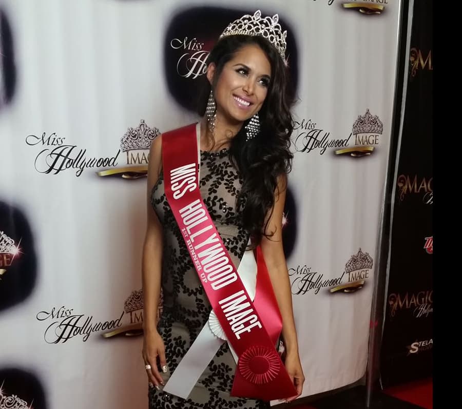 Son 10 años de carrera, en donde ha tenido el constante apoyo de su público.