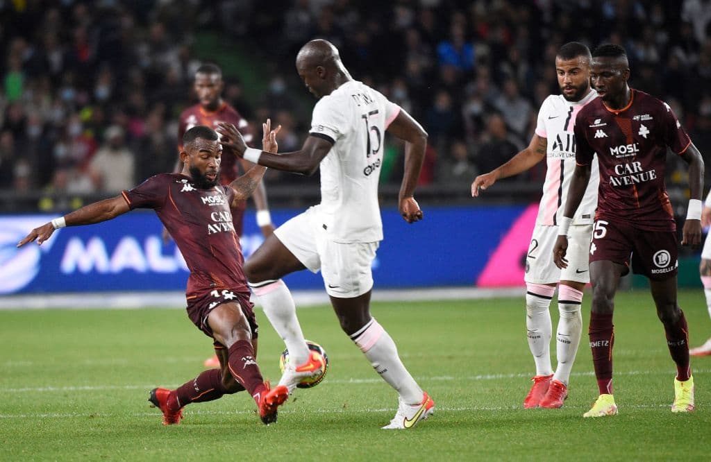 Hakimi brilla y le da la victoria al PSG en el último minuto