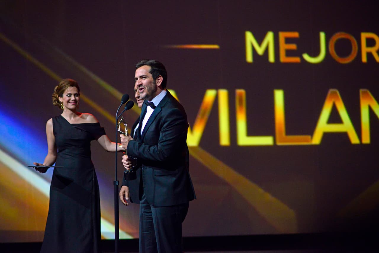 ¿Por qué será? ¿Cuántas maldades nos esperan con él en la telenovela?