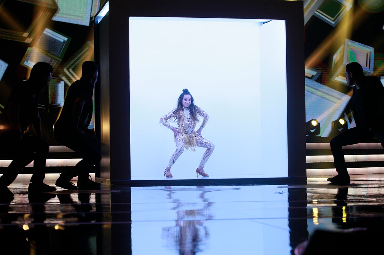 Sara bailó al ritmo de 'Let's Get Loud', éxito del año 1999, que perteneció al álbum 'On the 6'.