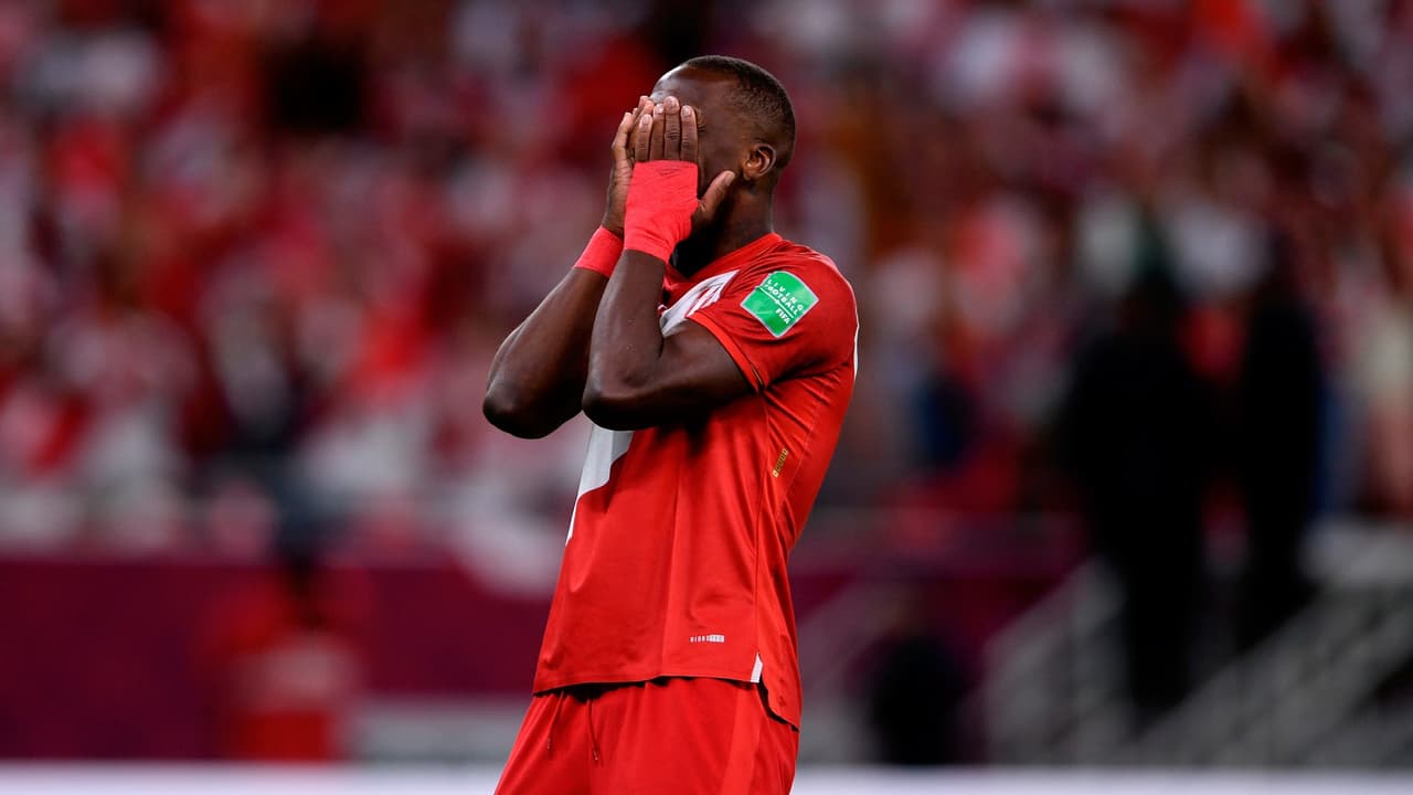 Luis Advíncula se retira de la Selección de Perú tras penal que los dejó sin Mundial