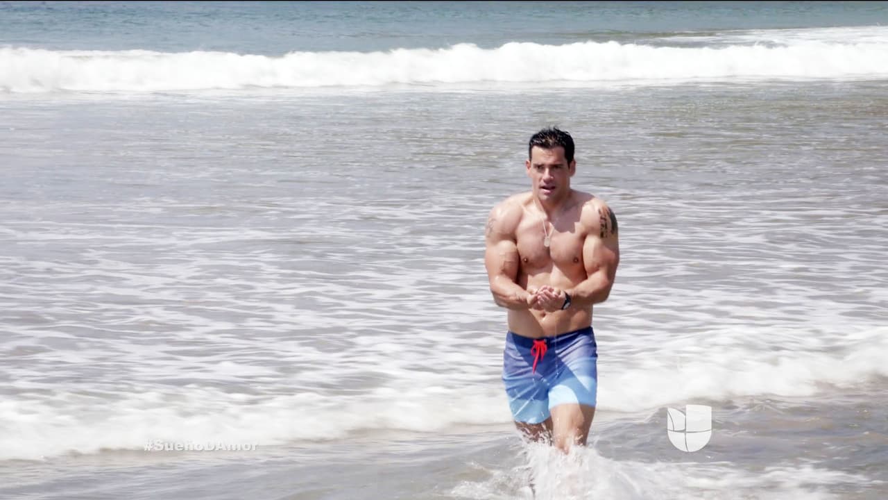 Cristián no se quedó atrás y nos deleitó con su auténtico abdomen de lavadero.