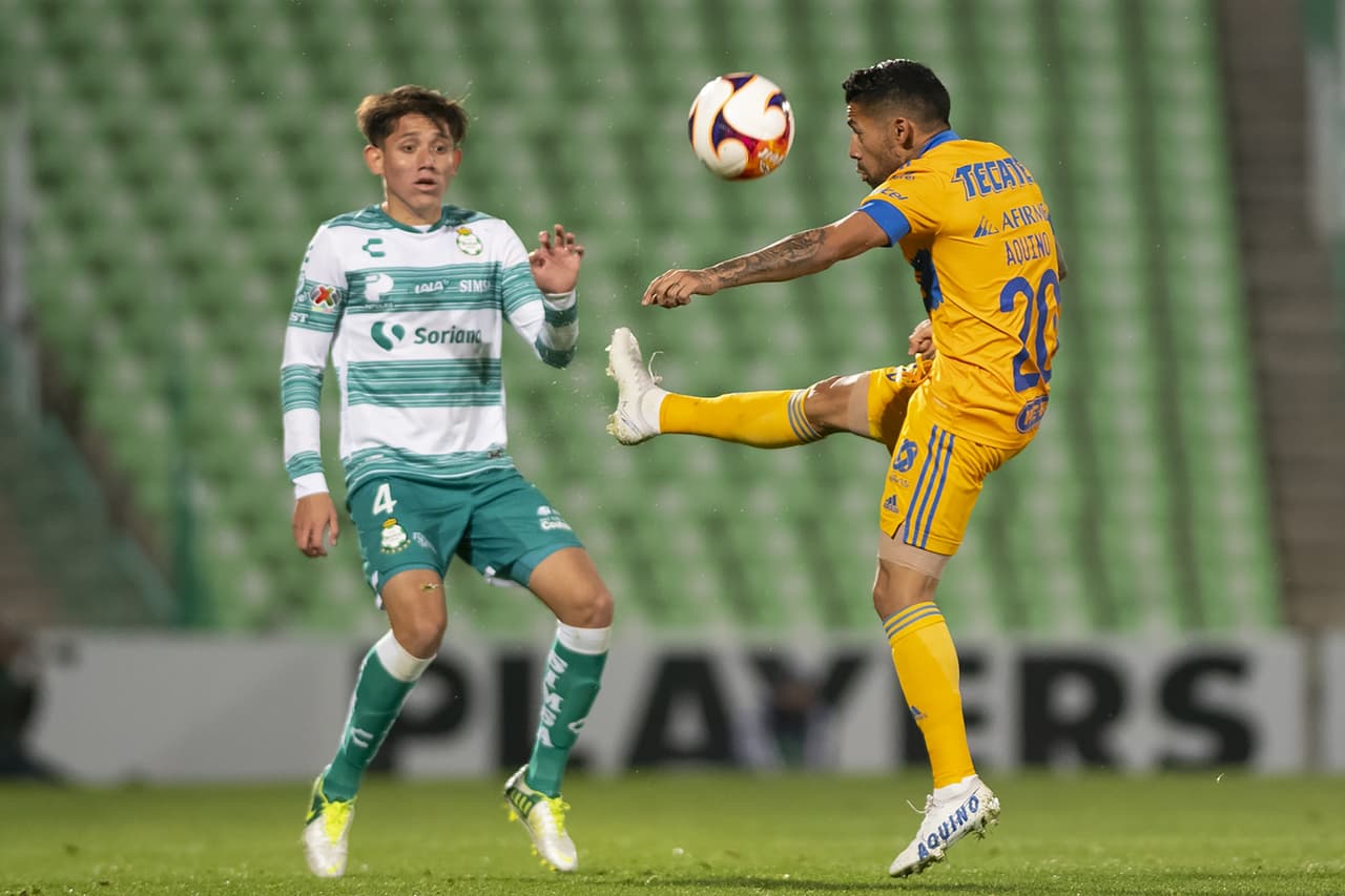 Juan Otero y Eduardo Aguirre son los encargados de la victoria a Santos 2-0 sobre los Tigres.