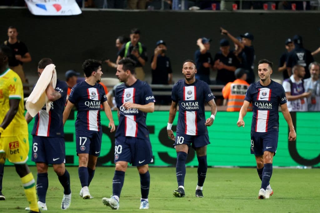 El Paris Saint-Germain venció hoy al Nantes (4-0) por la final de la Supercopa de Francia, con goles de Messi, Neymar (2) y Sergio Ramos y en lo que marcó el primer partido de Christopher Galtier como entrenador del equipo de la capital.