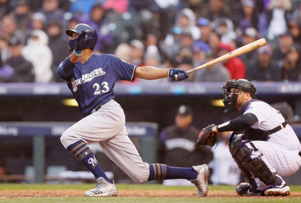 Keon Broxton replicaría detrás con otro palo de vuelta entera sin gente en base para poner pizarra definitiva de 6-0 y anidar a los Cerveceros en la Serie de Campeonato de la Liga Nacional.