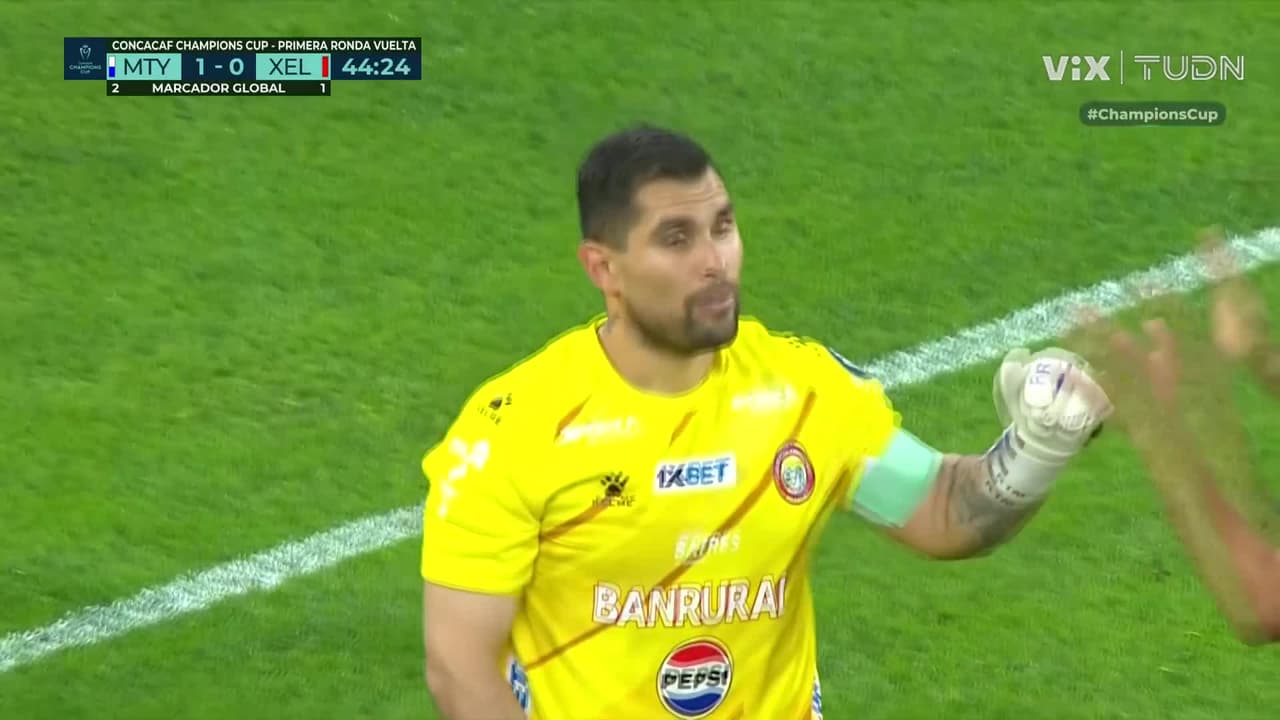 ¡Xelajú se salva del segundo de Rayados! Rubén Silva lo desvía