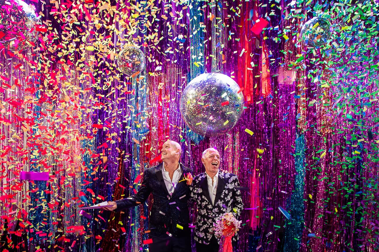 ‘¡La boda sorpresa de Sean y Matt!’ es el título que dio el autor a esta fotografía, ganadora en la categoría ‘captura única’ del concurso Fotógrafo Internacional de Bodas 2021.
<br>