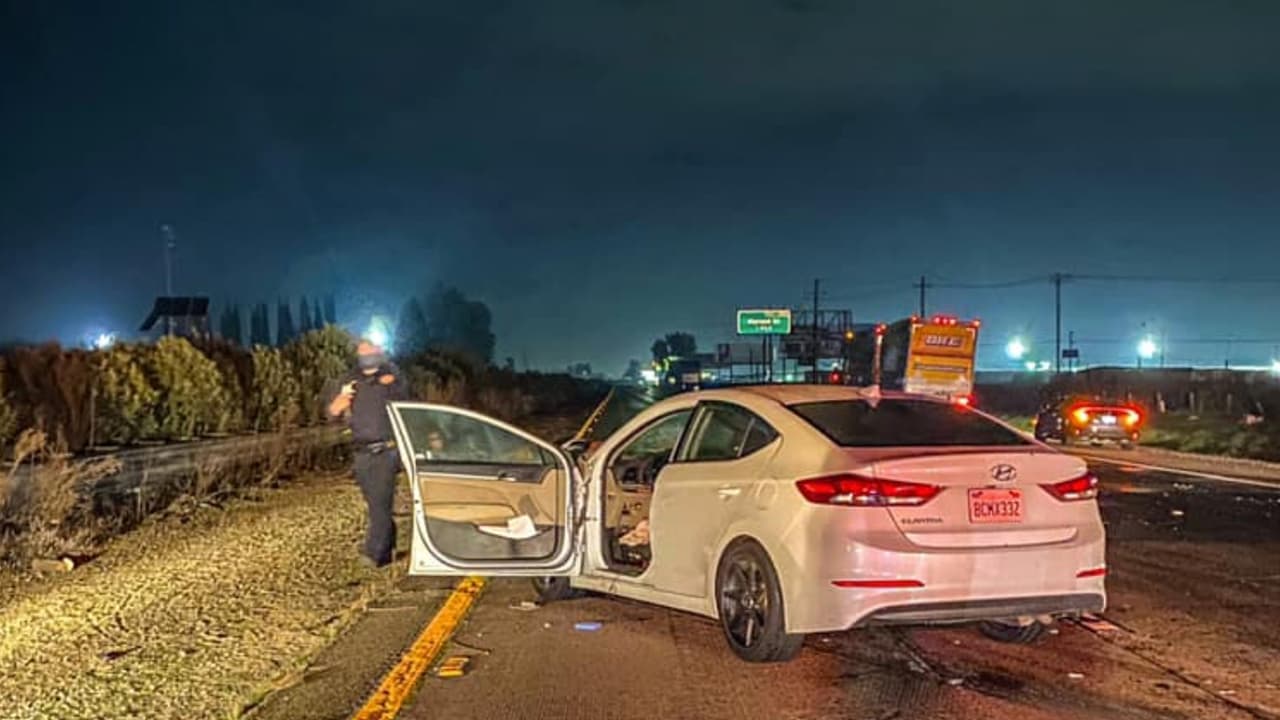 CHP busca a conductor que se dio a la fuga tras atropellar a mujer en la carretera, "posiblemente caucásico"
